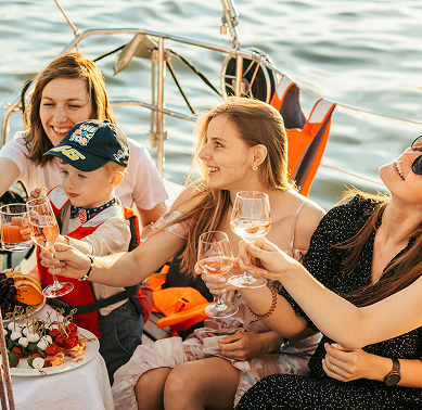 club-mum-women-boat
